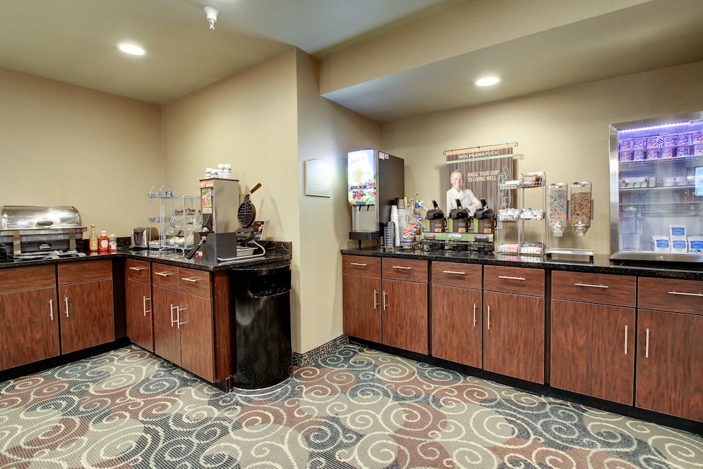 Cobblestone Inn & Suites Schuyler - photo 43
