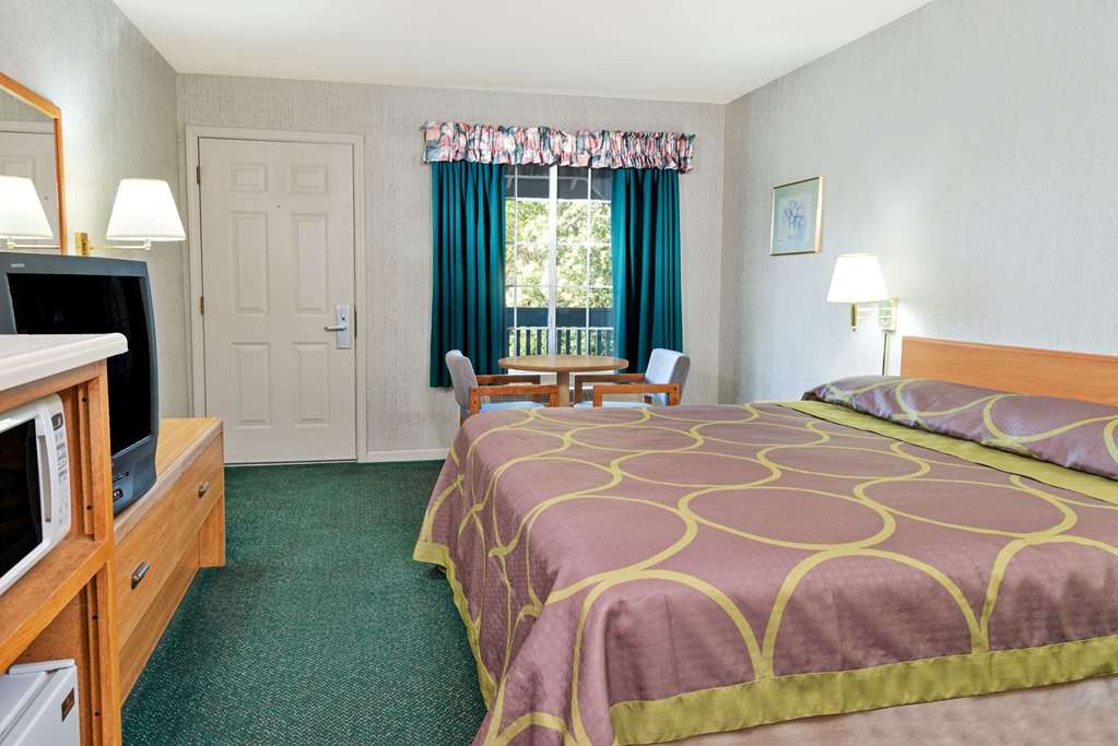 Super 8 by Wyndham Auburn - photo 8