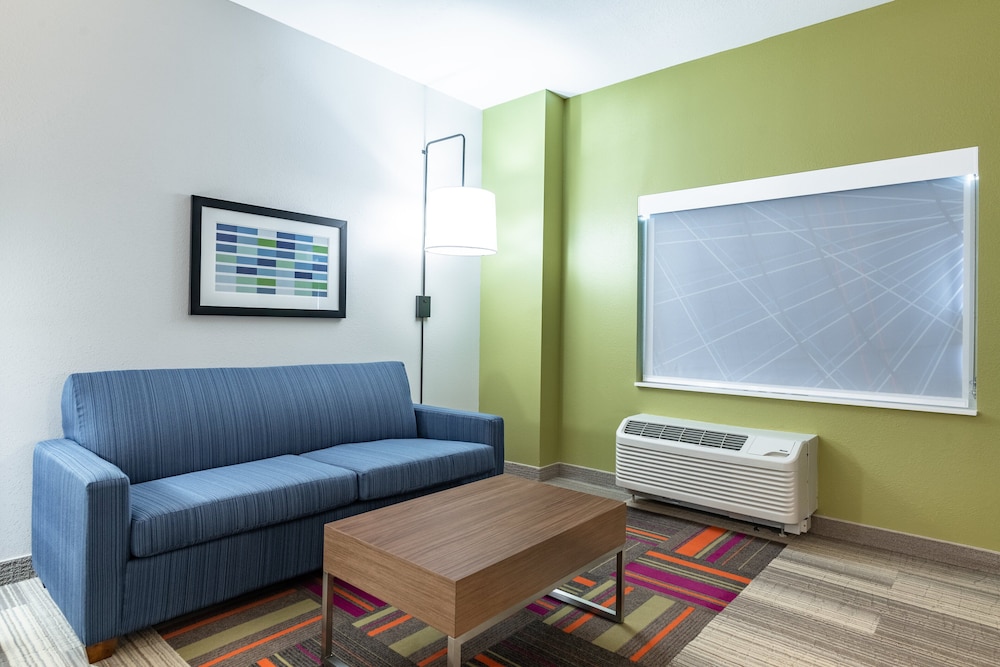 Holiday Inn Express & Suites Moundsville by IHG - photo 24