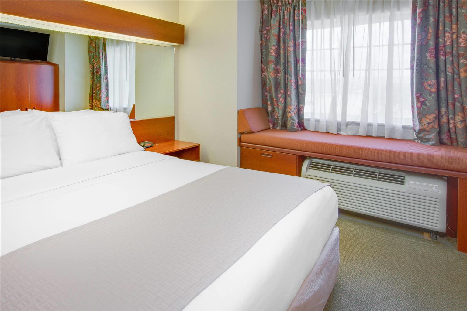 Microtel Inn & Suites by Wyndham Hattiesburg - photo 8