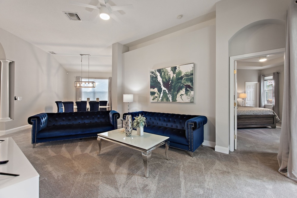 Gold Rest @ Calabay Parc Tower Lake By Shine 412 4 Bedroom Villa - photo 12