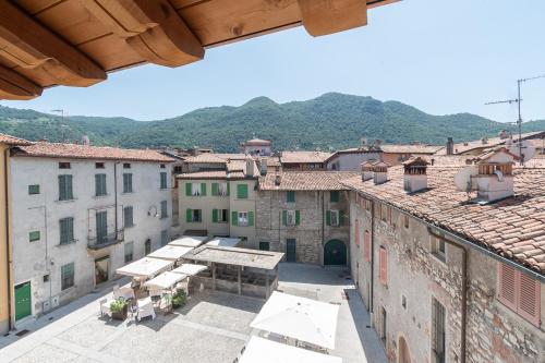 La Piazzetta — 4-Star Luxury Hotel in Iseo, Italy