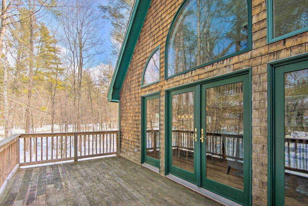 Cozy White Mtn Hideaway 4 Mi to Hiking & Skiing — hotel in Bartlett