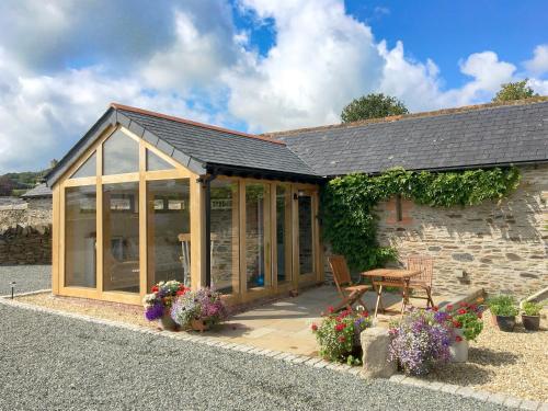 Trezeal Barn — hotel in North Hill