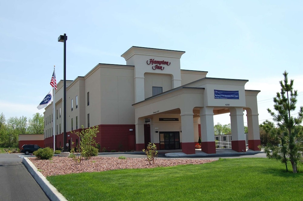 Hampton Inn Geneseo - photo 45