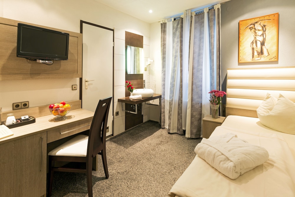Bavaria Hotel Superior — Stuttgart — photo 5
