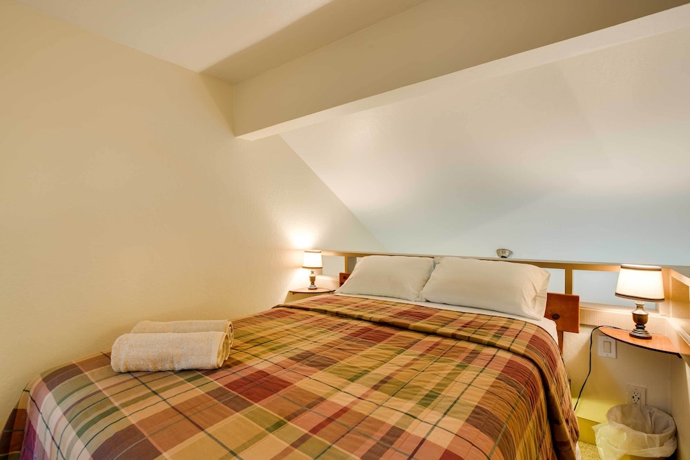 Mountain Condo W Fireplace In Kirkwood Ski Resort — Kirkwood