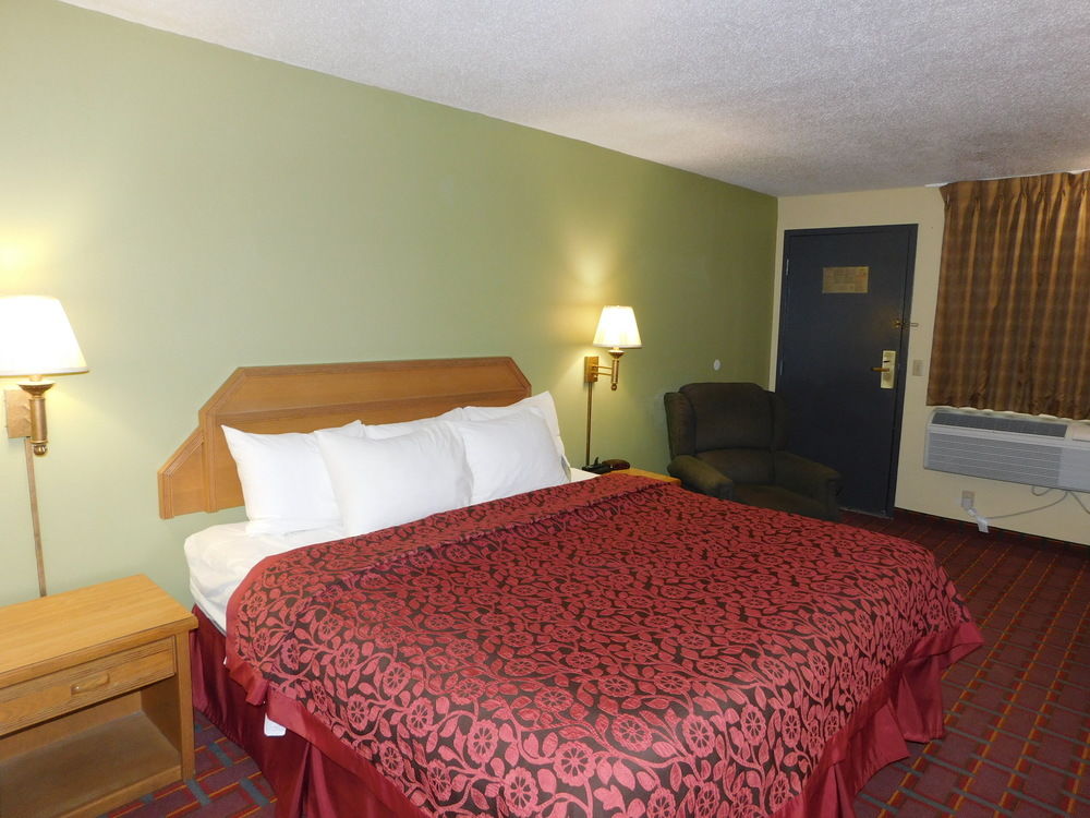 Days Inn Williamsburg - photo 25