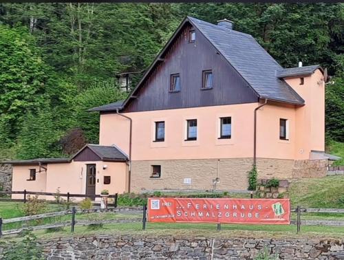 Ferienhaus Schmalzgrube — hotel in Joehstadt