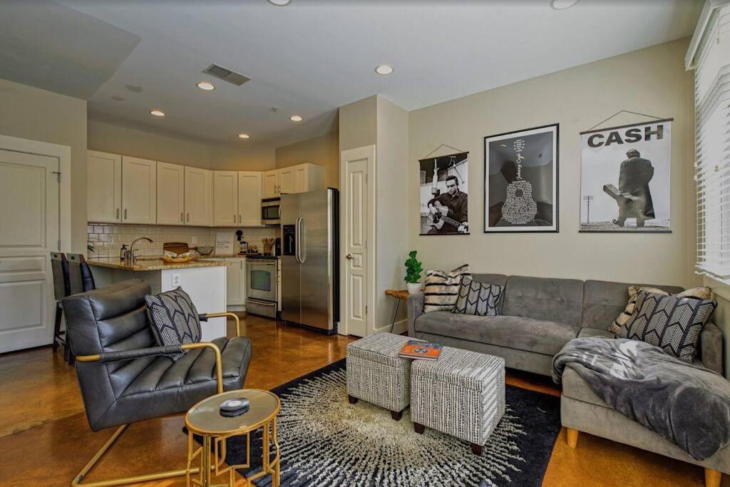 Cashville Stylish Condo Minutes from Broadway — 4-Star Luxury Hotel in Nashville, United States