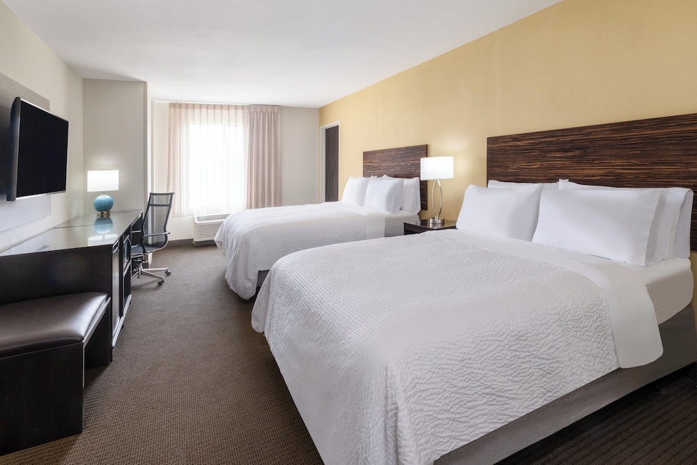 Garner Hotel Clarksville Northeast by IHG - photo 19