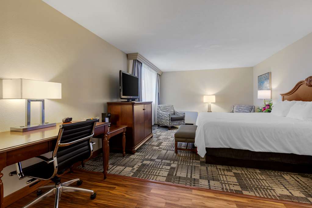 Best Western Plus Dubuque Hotel & Conference Center - photo 25