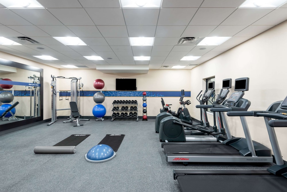 Hampton Inn Baltimore Bayview Campus - photo 22