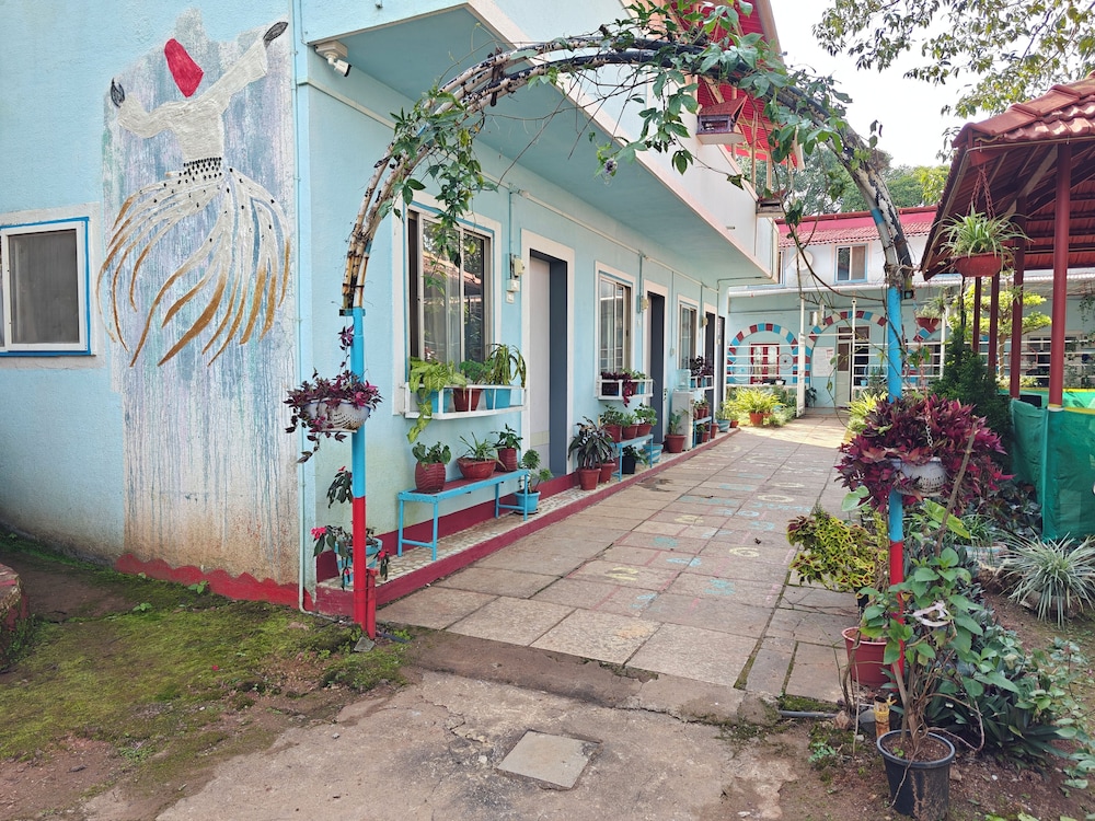 Wandr Tabletop - carbon neutral hotel in Mahabaleshwar