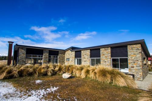 Big Rock — 4-Star Luxury Hotel in Lake Tekapo, New Zealand