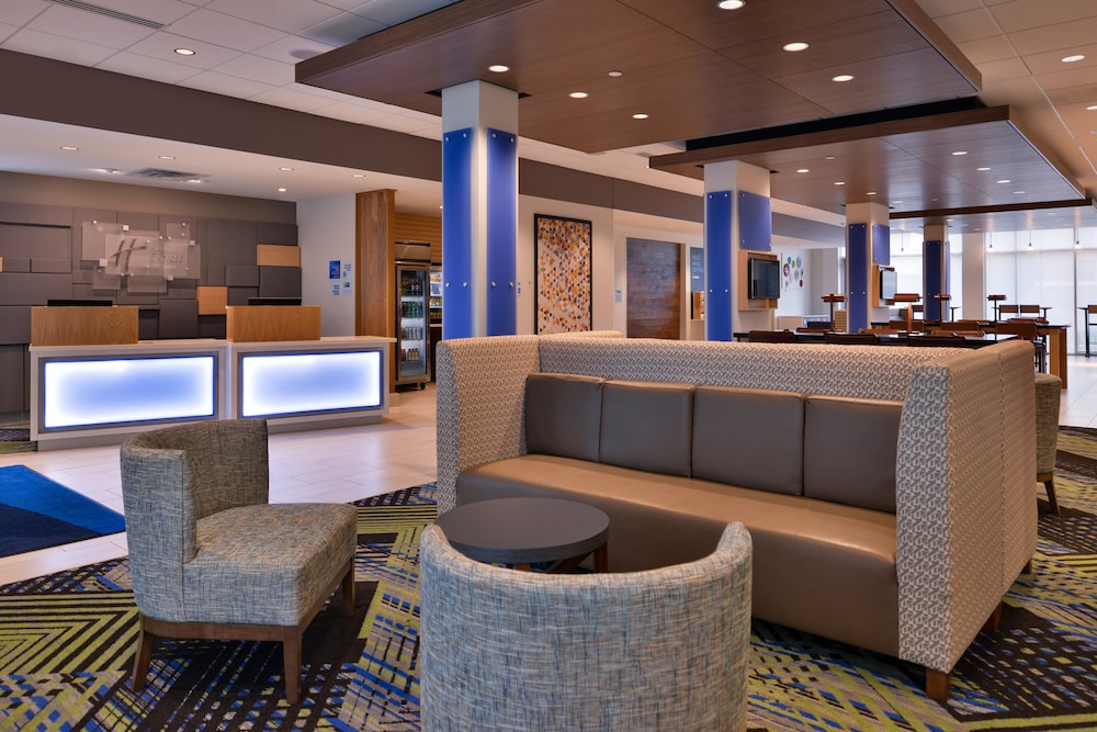 Holiday Inn Express & Suites Marshalltown by IHG - photo 62