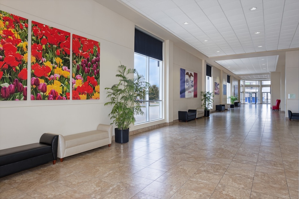 Holiday Inn Des Moines Airport Conf Center by IHG - photo 42