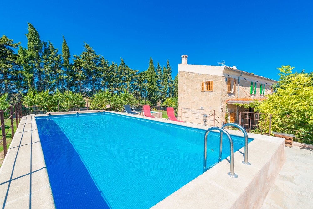 Sa Vinya Des Compte — 4-Star Luxury Hotel in Maria De La Salut, Spain