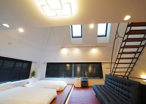 龍馬ザタワー Ryuma The Tower 一棟貸切の宿 — 4-Star Luxury Hotel in Tokyo, Japan