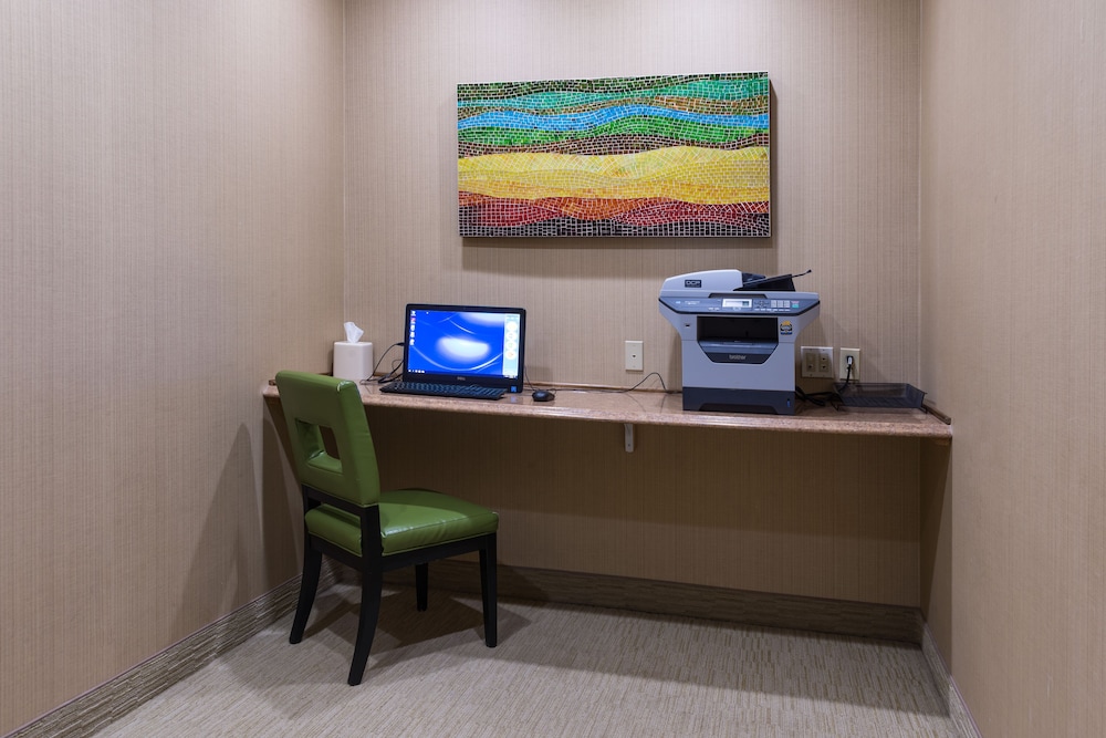 Holiday Inn Express Hartford Newington by IHG - photo 41