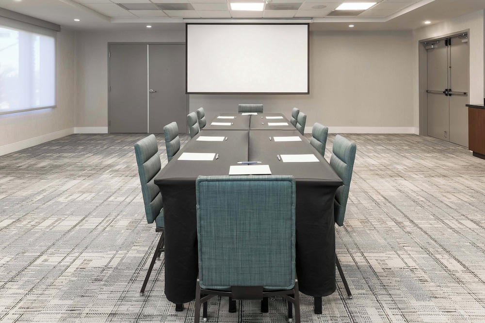 Four Points by Sheraton Ontario Rancho Cucamonga - photo 28