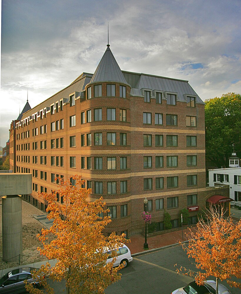Georgetown Suites Harbour - photo 26