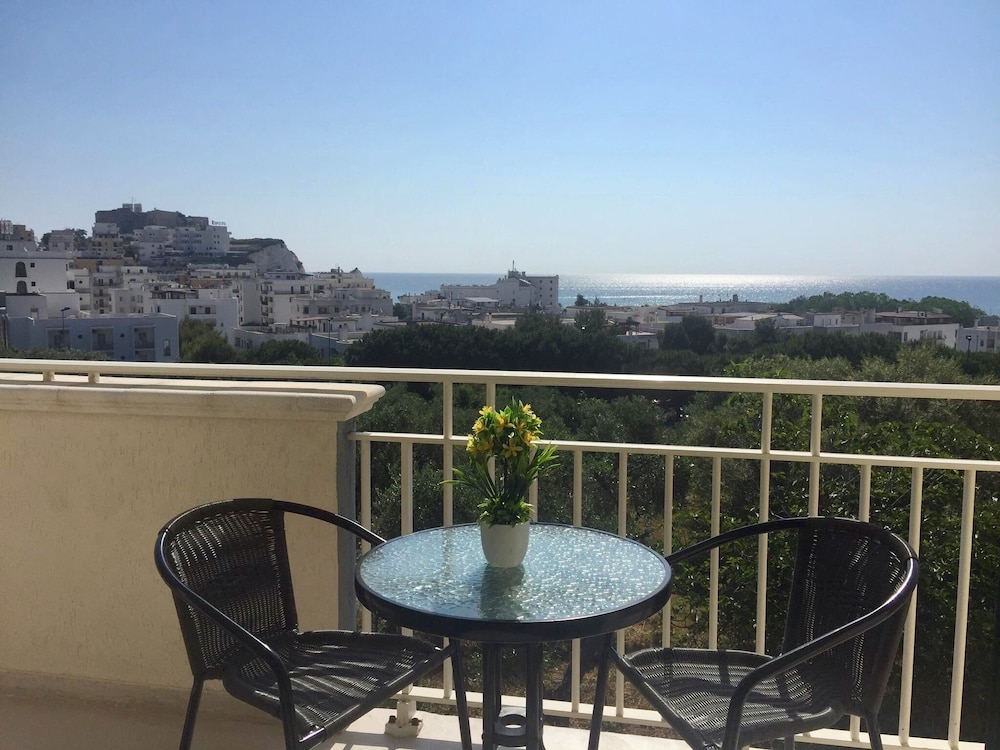 B&B Pizzomunno e Cristalda Rooms — 4-Star Luxury Hotel in Vieste, Italy