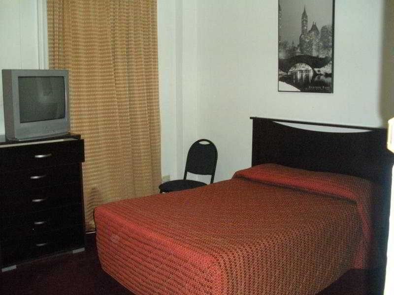The Latham Hotel - photo 3