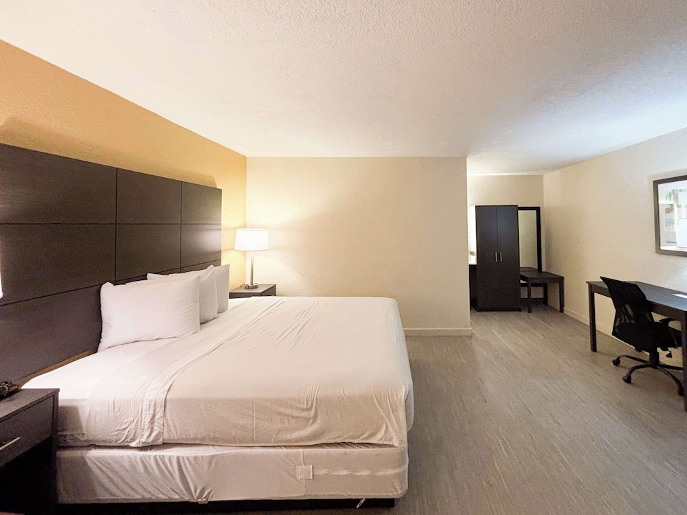 Sunset Inn Northlake - photo 9