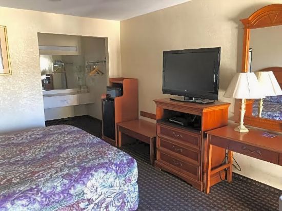 Airport Inn Motel Richmond - photo 11
