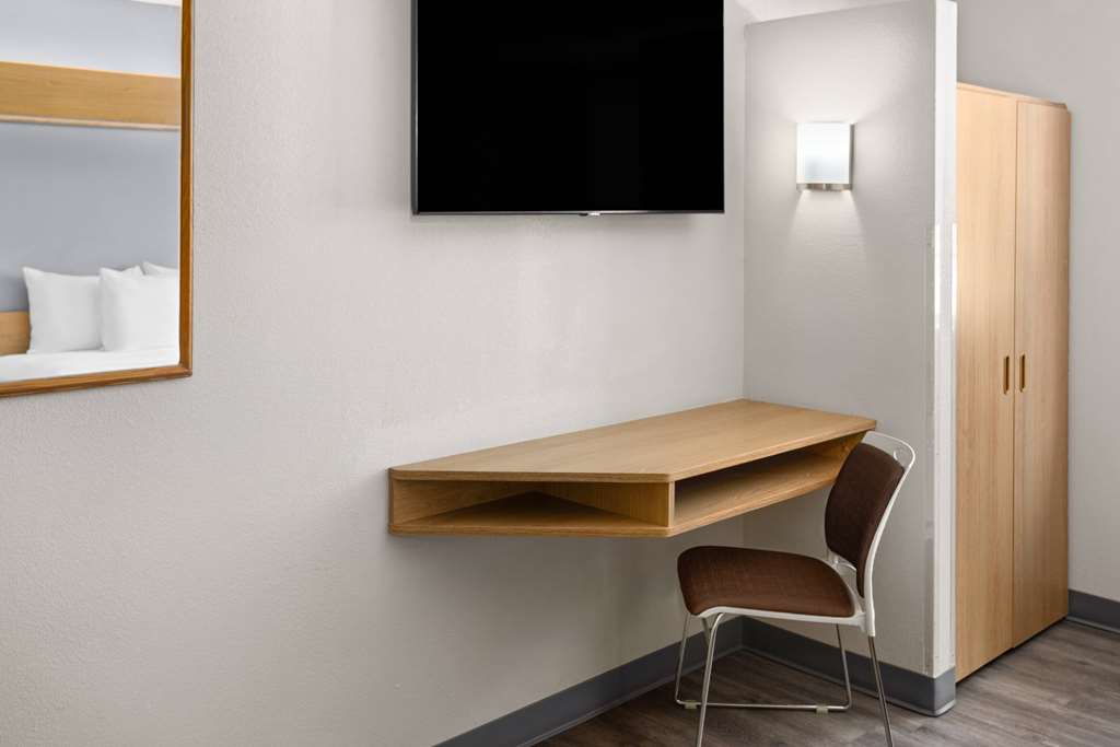 Microtel Inn by Wyndham Raleigh Durham Airport - photo 18