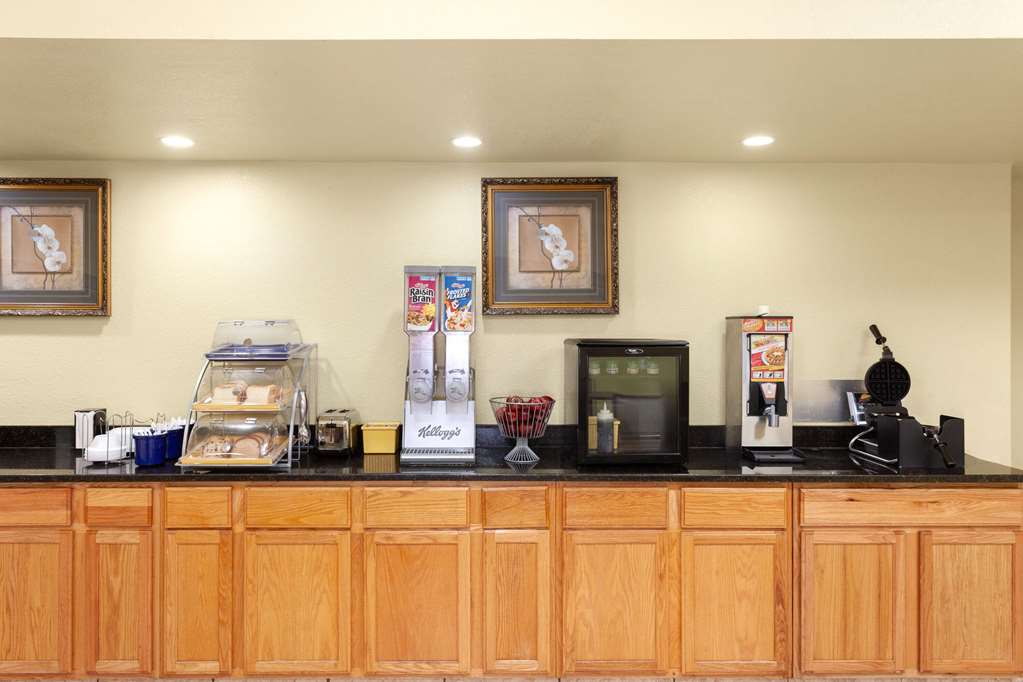 Days Inn by Wyndham Shelby - photo 24