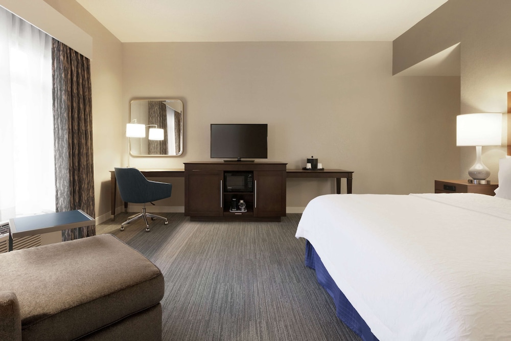 Hampton Inn & Suites Nashville Downtown - photo 8