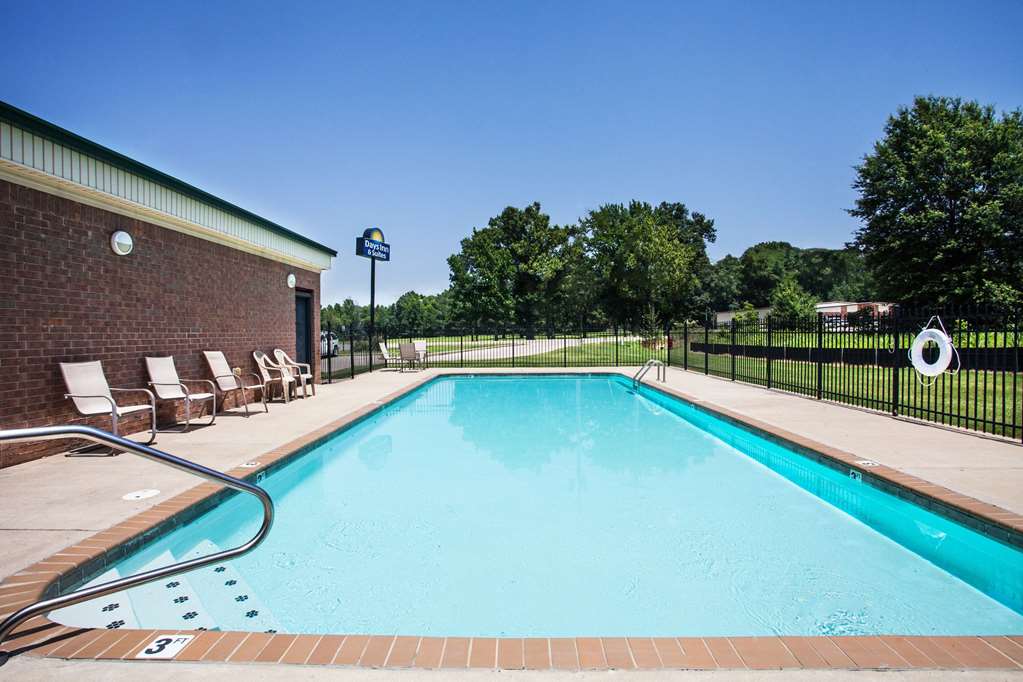Days Inn & Suites by Wyndham Wynne - photo 5