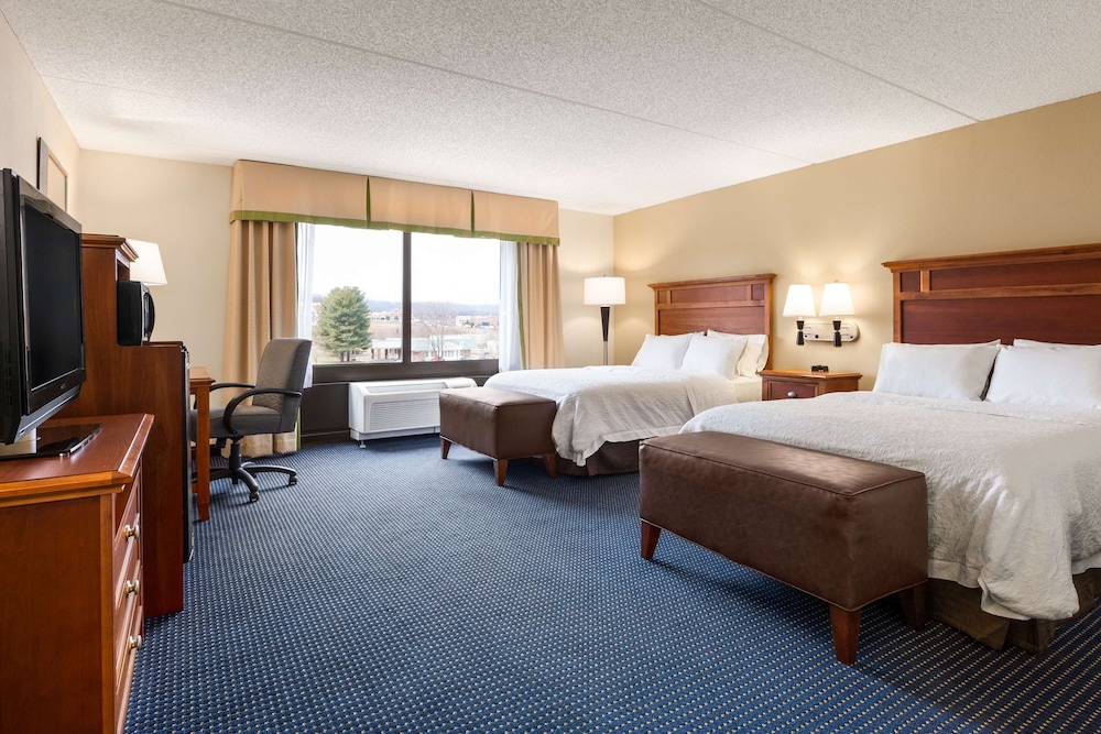 Hampton Inn Warrenton - photo 16