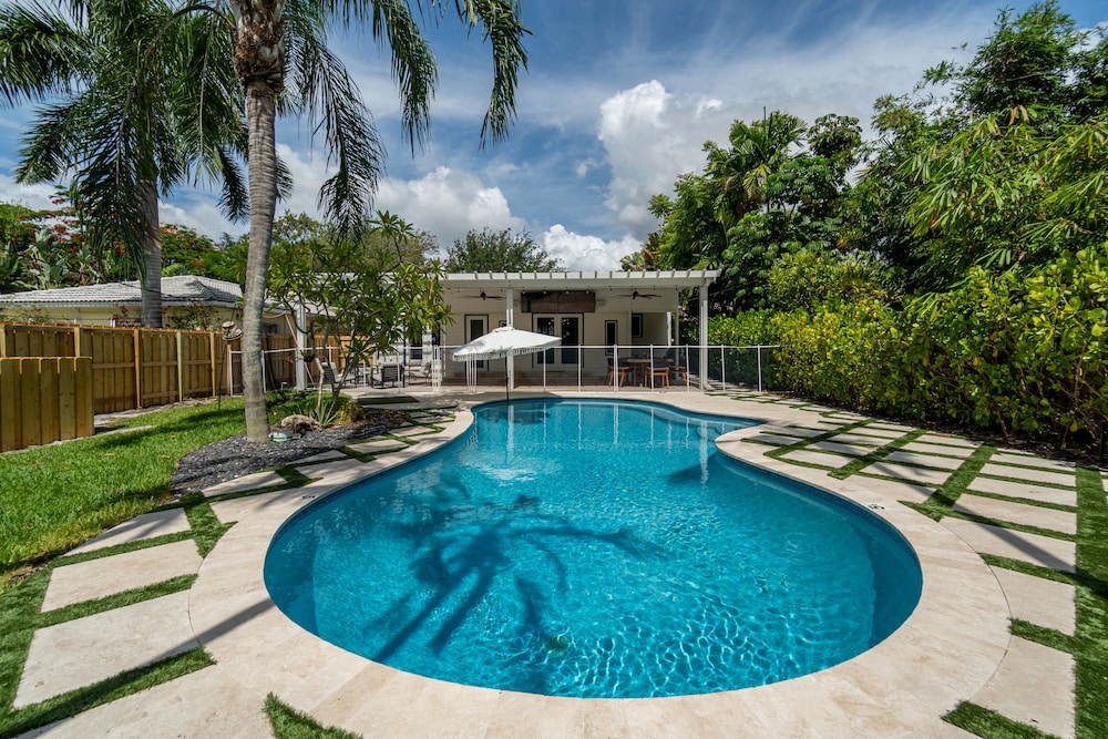 Victoria Park Oasis with Heated Pool and More in Fort Lauderdale, United States