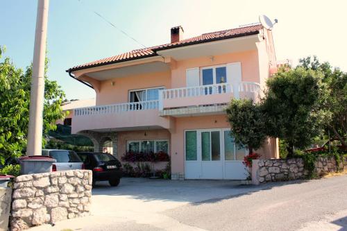 Apartments by the sea Barbat Rab 22424 — 4-Star Luxury Hotel in Rab, Croatia