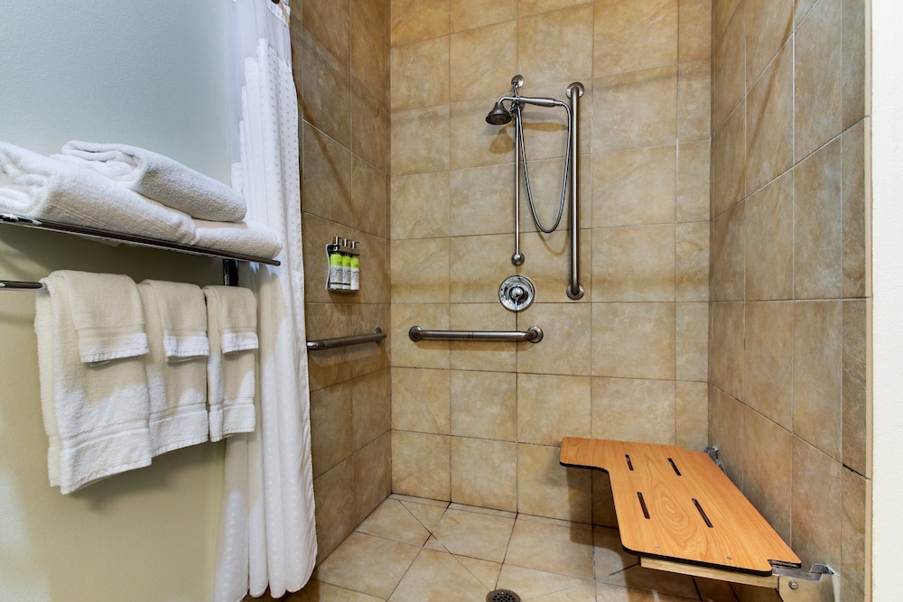 Holiday Inn Express Hotel & Suites Lancaster Lititz by IHG - photo 32