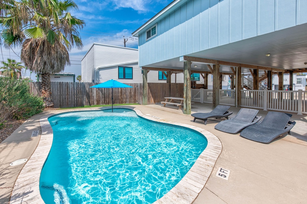 Blue Fin Beach House — 4-Star Luxury Hotel in Port Aransas, United States