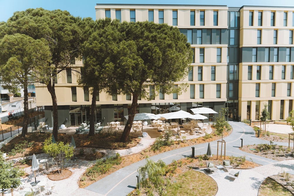 Bikube Montpellier — 4-Star Luxury Hotel in Montpellier, France