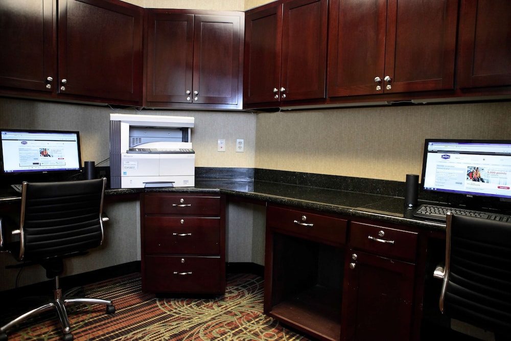 Hampton Inn Milan - photo 17