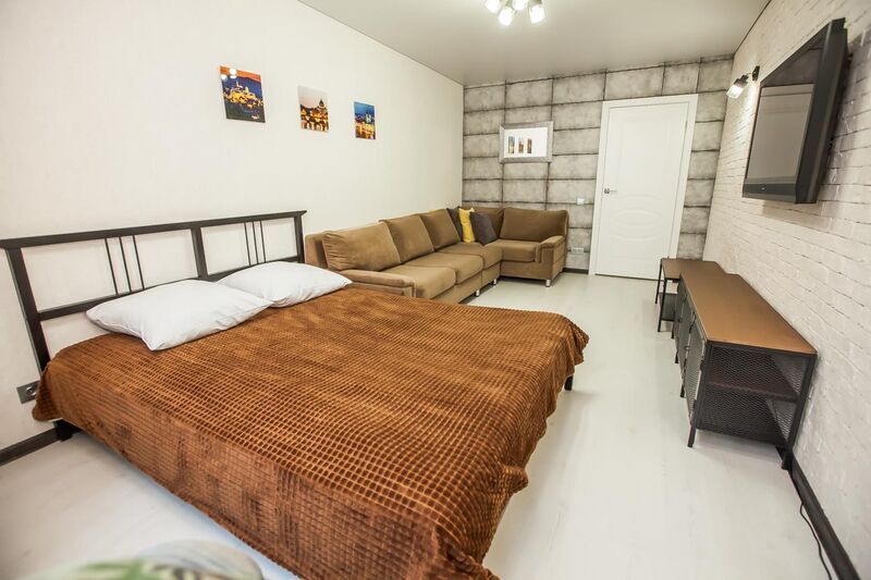 EasyRent on st. Topolinaya 38 in Tol'yatti, Russia