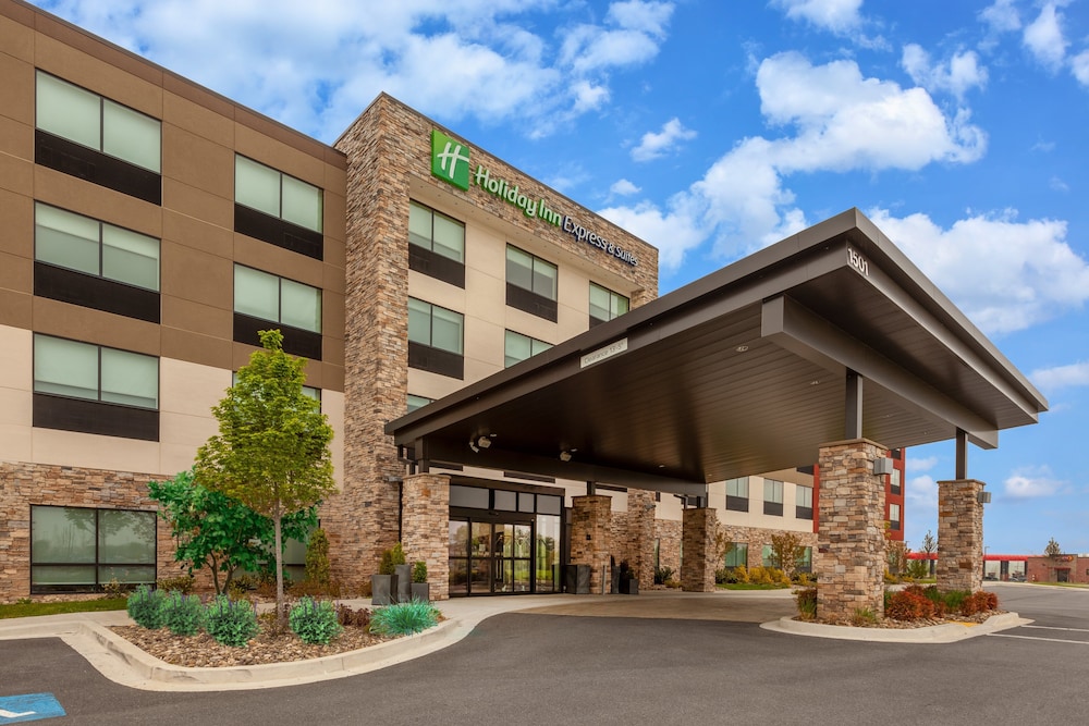 Holiday Inn Express Suites Brunswick Harpers Ferry Area By Ihg — Knoxville