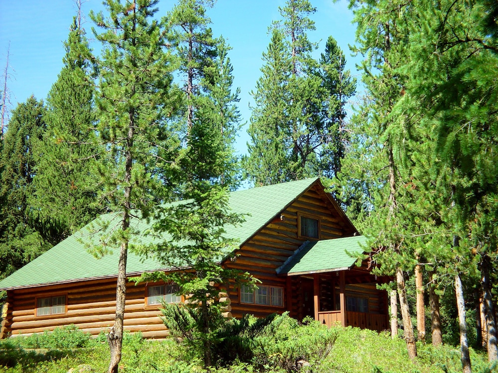 Pahaska Tepee Resort - photo 12