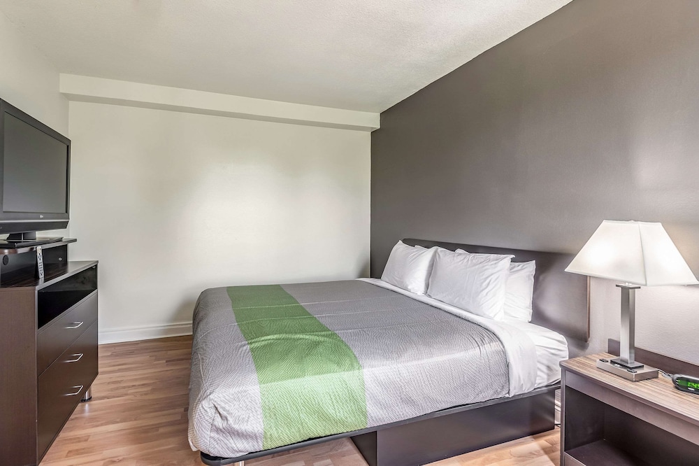 Quality Inn & Suites Kansas City Downtown - photo 8
