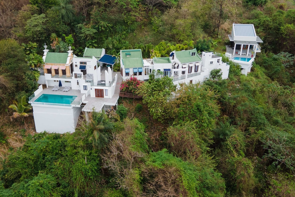 Villa Being Tobago Luxury B&B — 4-Star Luxury Hotel in Scarborough, Trinidad and Tobago