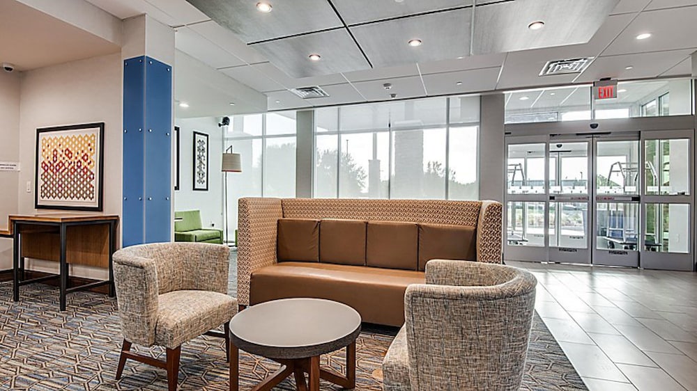 Holiday Inn Express Hotel & Suites Mount Pleasant by IHG - photo 59