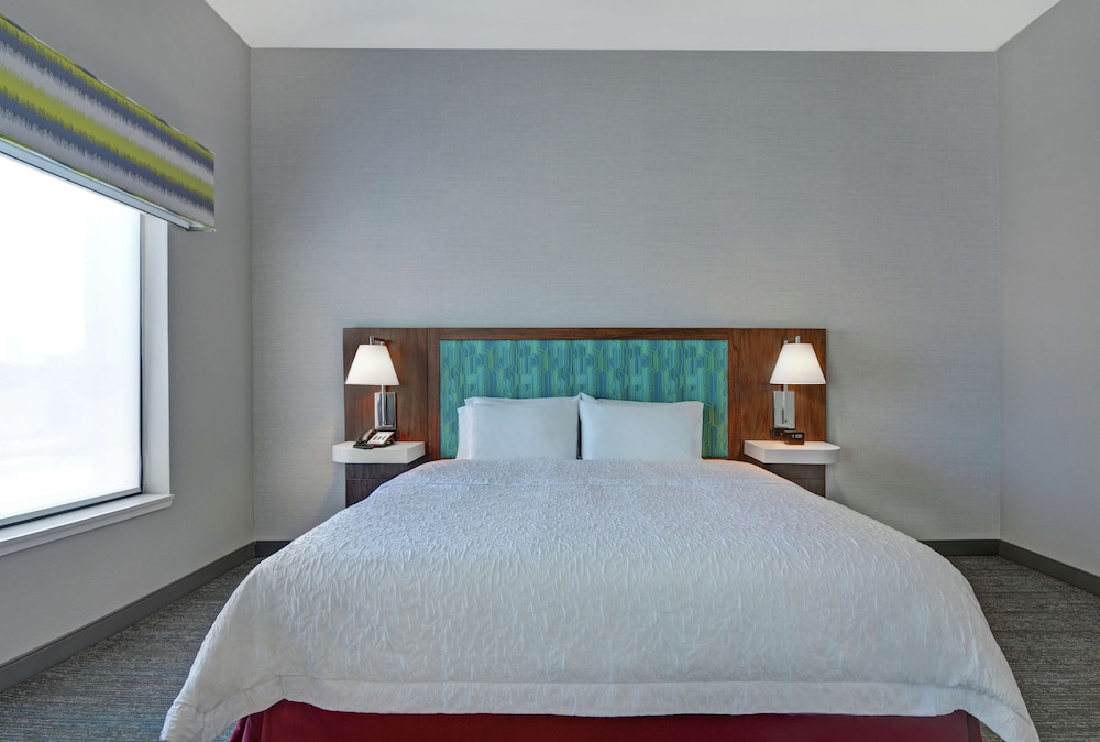 Hampton Inn & Suites Middleburg - photo 13