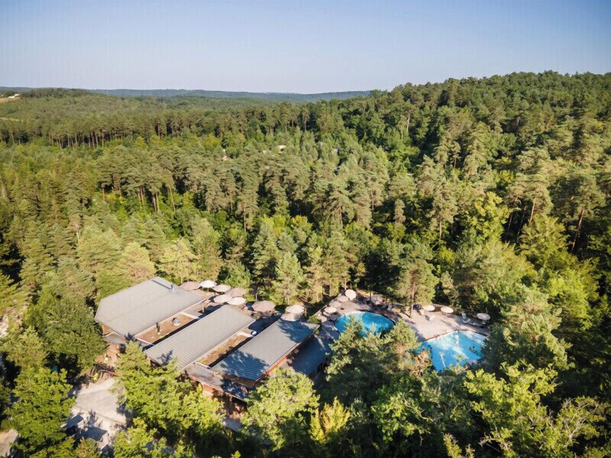 Village Huttopia Lanmary — hotel in Antonne-Et-Trigonant
