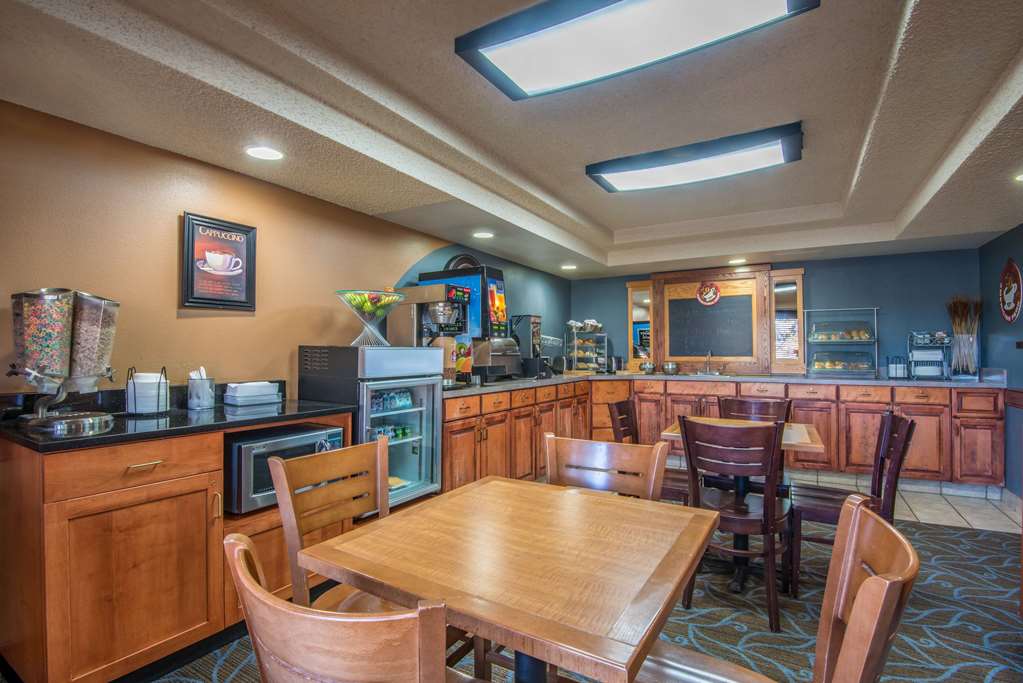 AmericInn by Wyndham Windsor Ft. Collins - photo 18